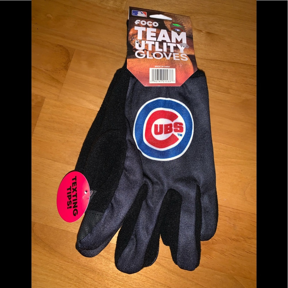 Nwt Cubs utity gloves texting tips  Chicago